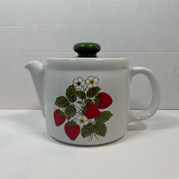 Strawberry Teapot McCoy Pottery Ceramic #14… - Picture 1 of 5